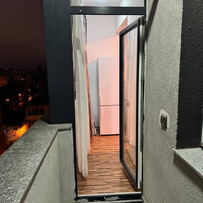 Alquiler de un cómodo apartamento de 2 habitaciones, 55 m², Constanța, Rumanía